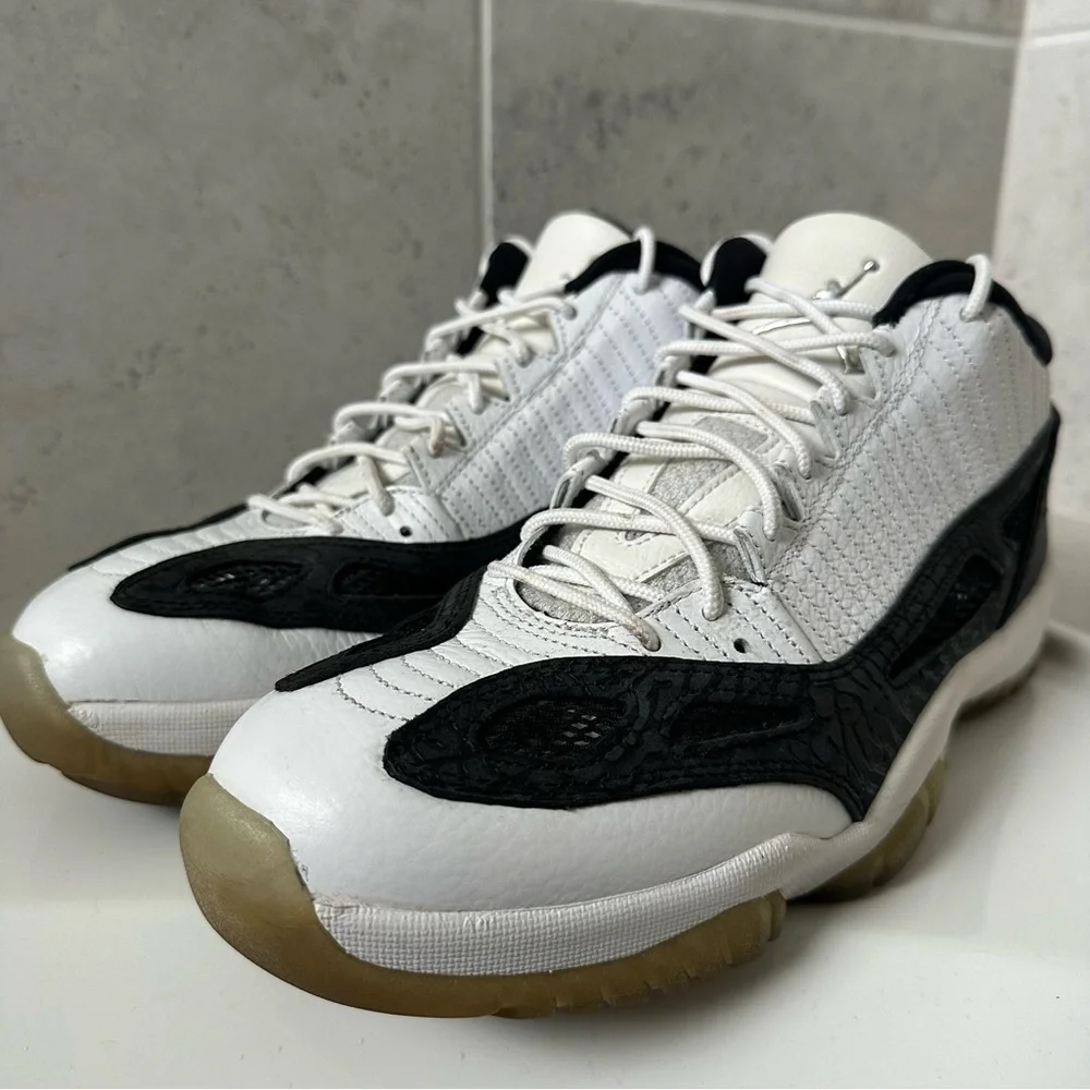 Nike Air Jordan 11 XI Retro Sneaker Size 11.5 Men